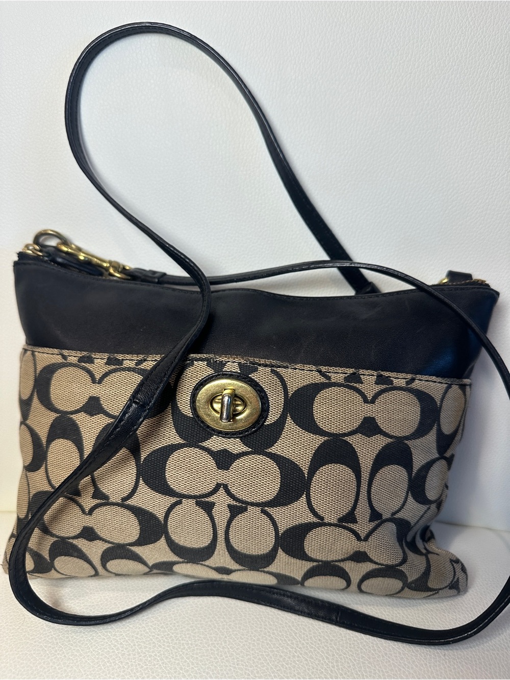 Coach Signature Turnlock Crossbody Bag Khaki Black Jacquard Classic - GUC